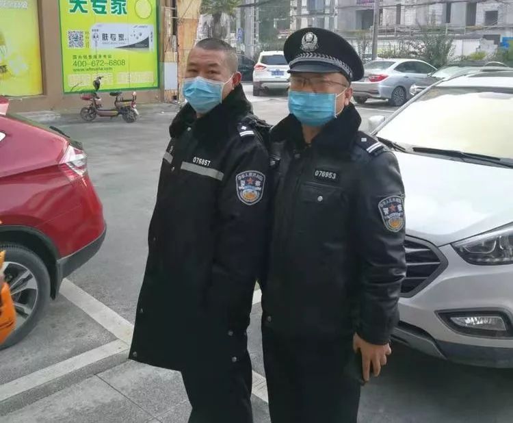 【一线】战斗在疫情防控一线的警察"爷爷"们