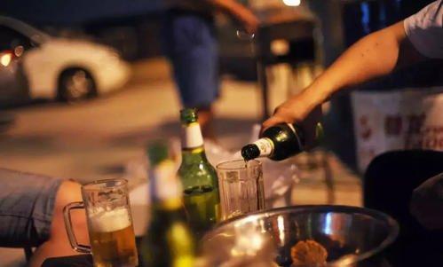 喝酒断片儿是怎么回事如果出现4种现象你可能得考虑戒酒了