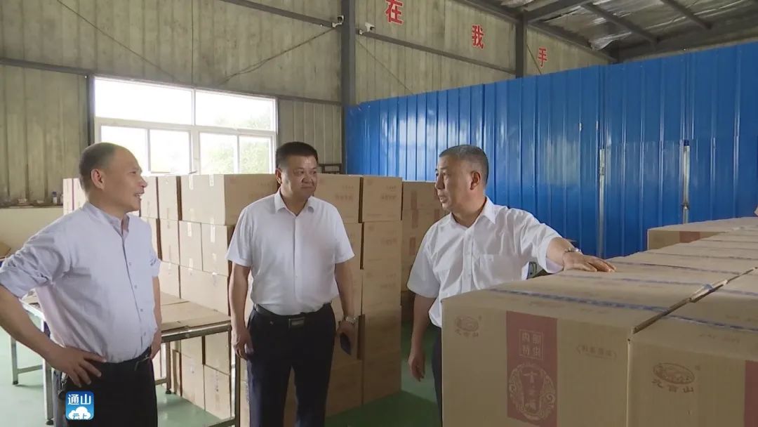 一手抓防控,一手抓发展:张远林为企业发展出谋划策