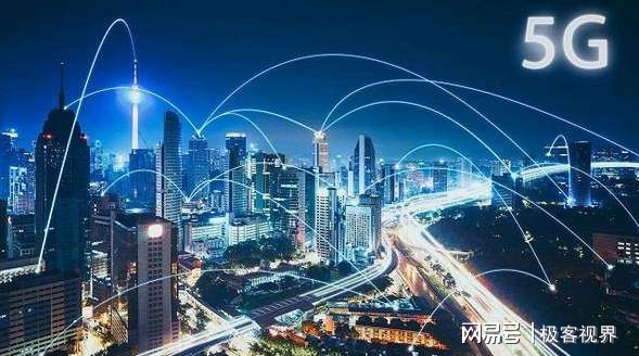 马斯克狂射Starlink卫星，中国狂建5G基站