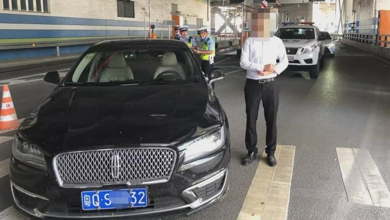 |林肯来珠飙到157km/h！司机：让我再开一会……