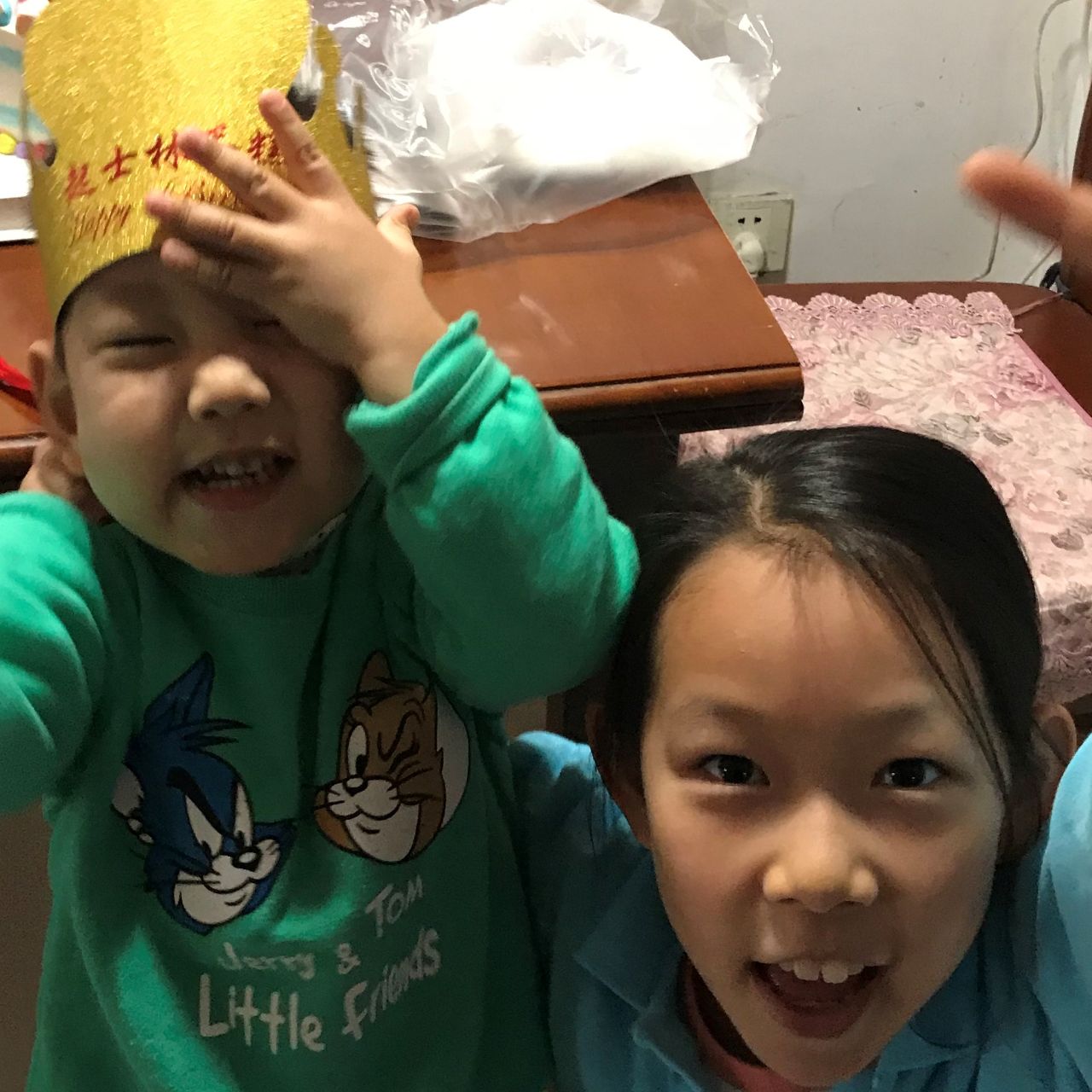 逗逗乐乐一家人