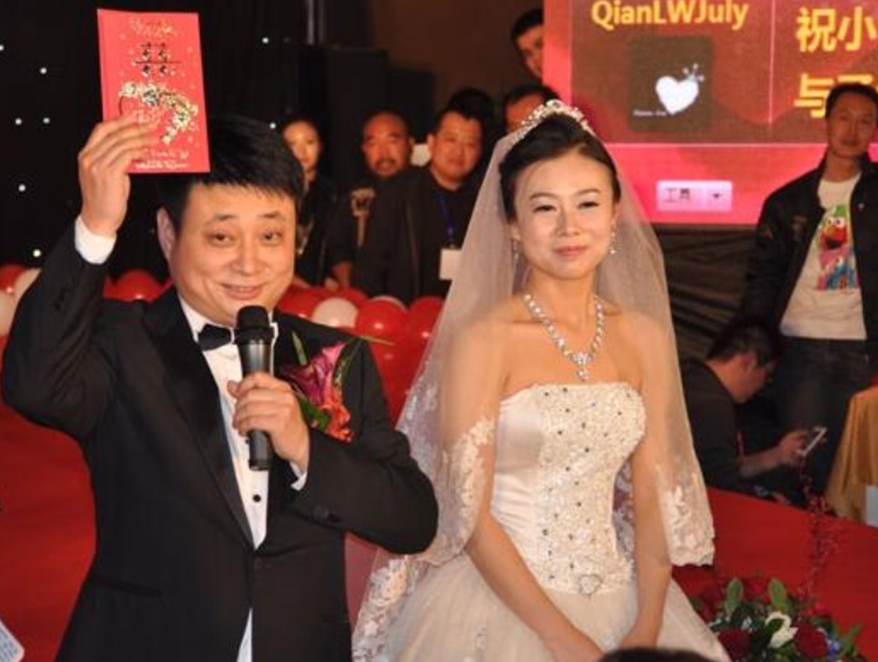 小么哥的老婆简介图片