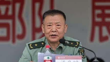 张旭东,上将军衔张旭东曾长期服役于沈阳军区,历任39集团军步兵第115