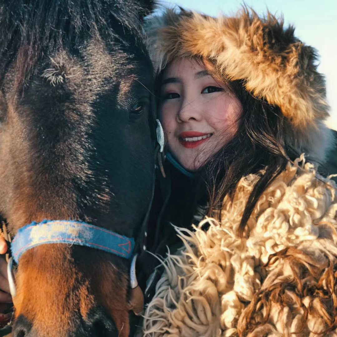 马背少女驰娜尔
