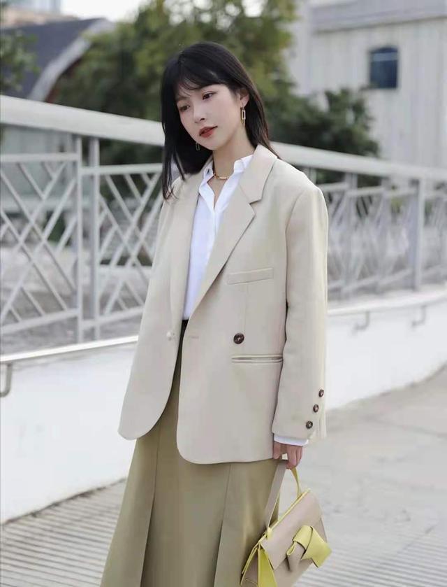 2021春天温柔女人味的穿搭