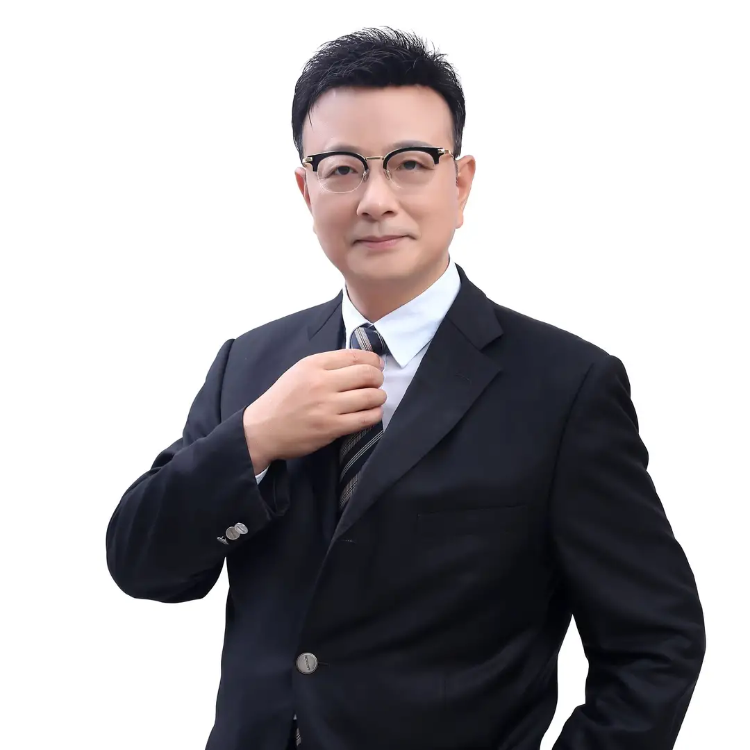 法商律师曾常青