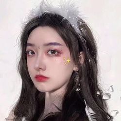 爱美妆的小姐姐