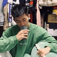 一个不会火的李同学