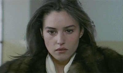 比如此刻若置换成莫妮卡贝鲁奇,即使是少女时期也多美艳而少冷清,总