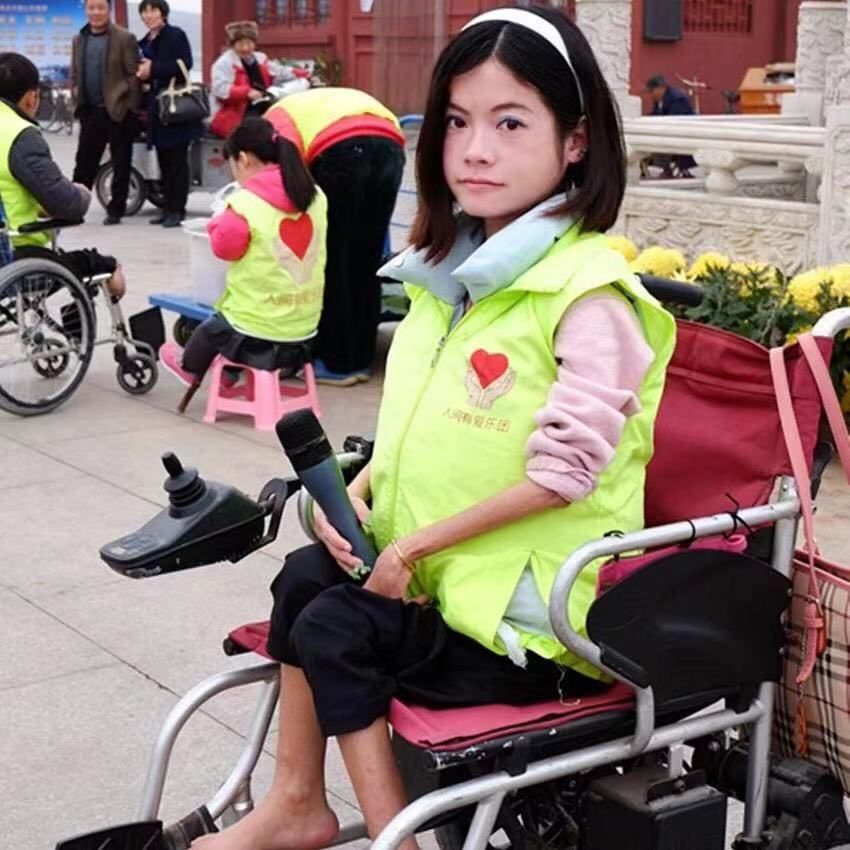 坚强女孩王丽