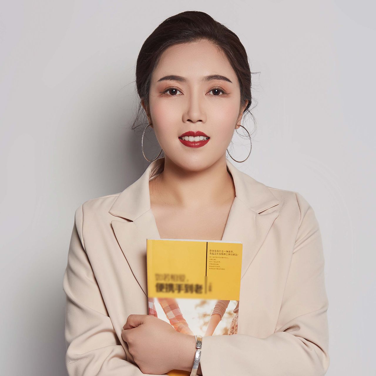 情感咨询师王思渔