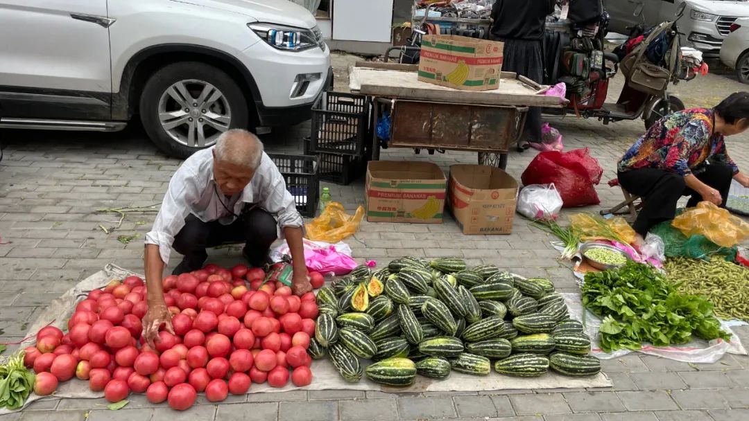 早市摆地摊什么最好卖图片