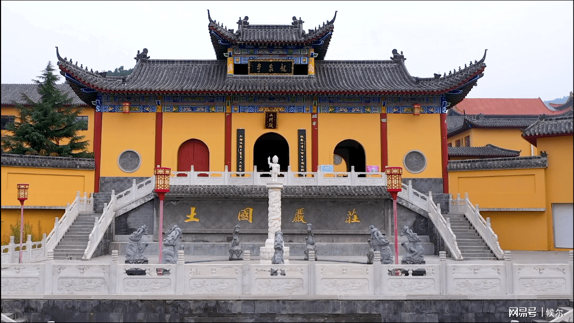 受邀从江苏焦山定慧寺来到山东博山莲花山下,出任主持,重建龙泉寺,最