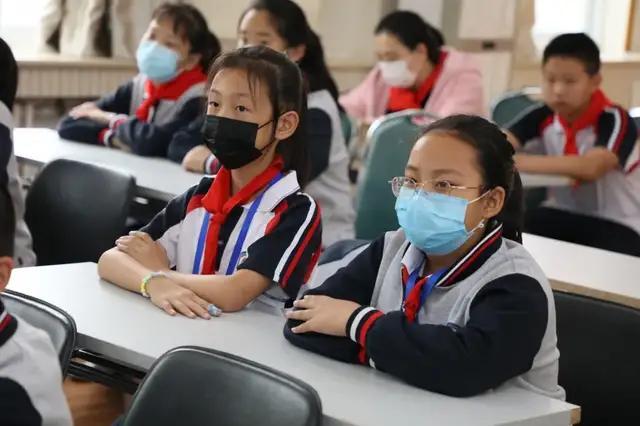 北京市丰台区扶轮小学召开第七次少先队代表大会