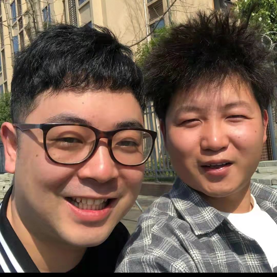 隔壁大哥与小李