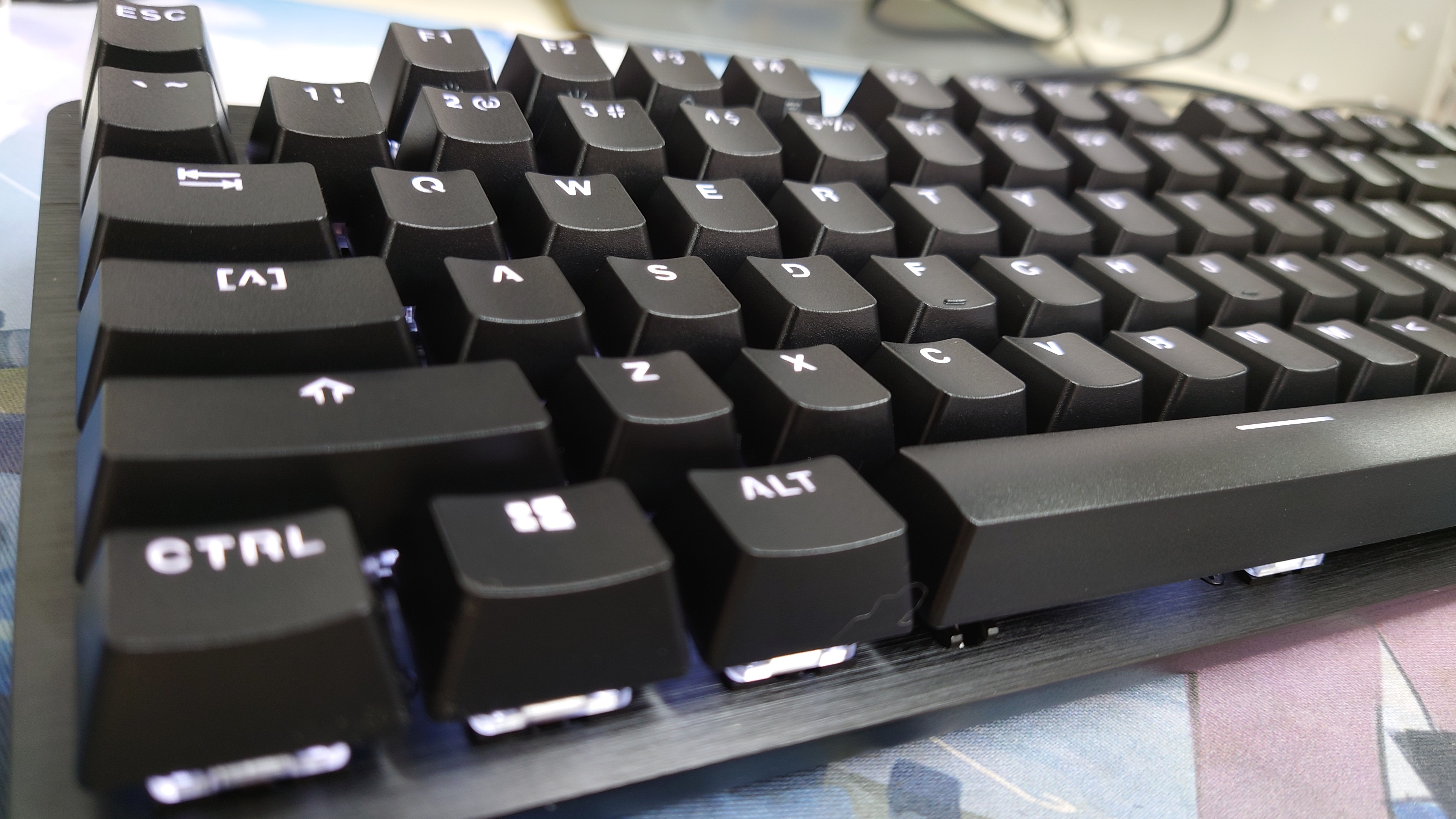 兼顾实力与颜值，罗技新款机械键盘G412 测评