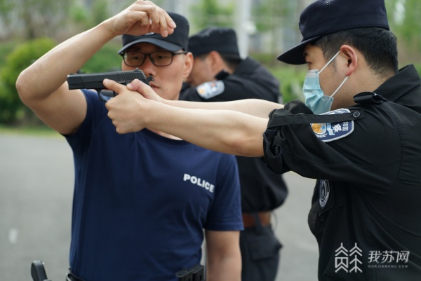 南京特警支队长李渤图片