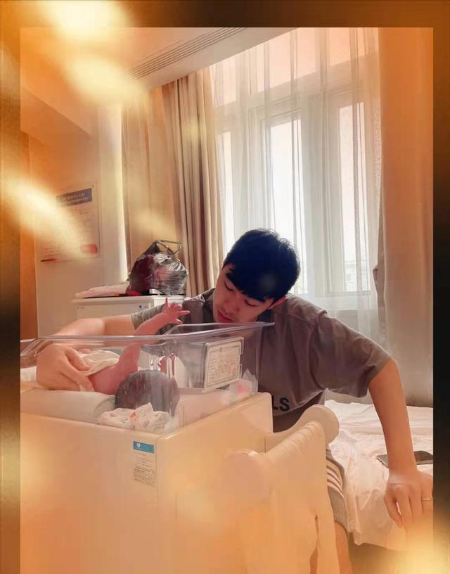 乒乓球闫安老婆图片