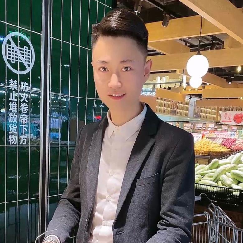 李大强一家四口