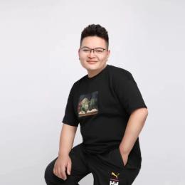弹吉他的胖子