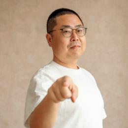 粉墨登昶
