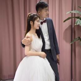 寒大冰子和红太狼