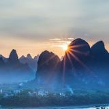 举杯敬过往敬人生