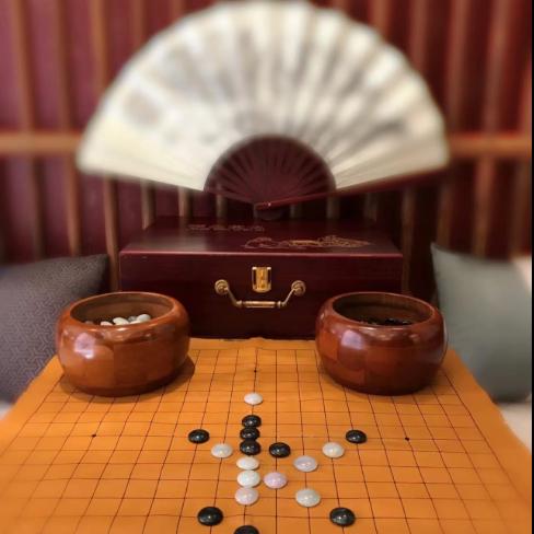 墨尔之爱下棋