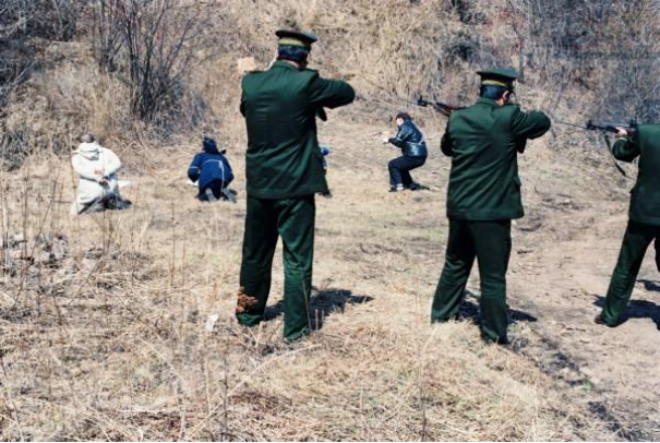 东北乔四爷被审判现场图片