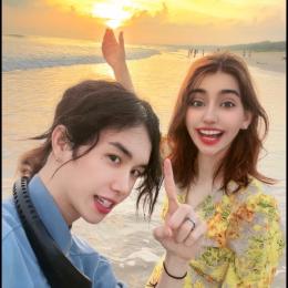 俄罗斯珊珊和阿康