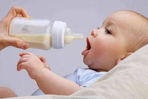 母乳挤到玻璃奶瓶能放多久（关于母乳的储存，这4点都该了解清楚）
