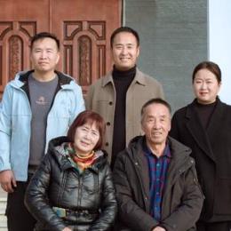 黄爸爸的家本人