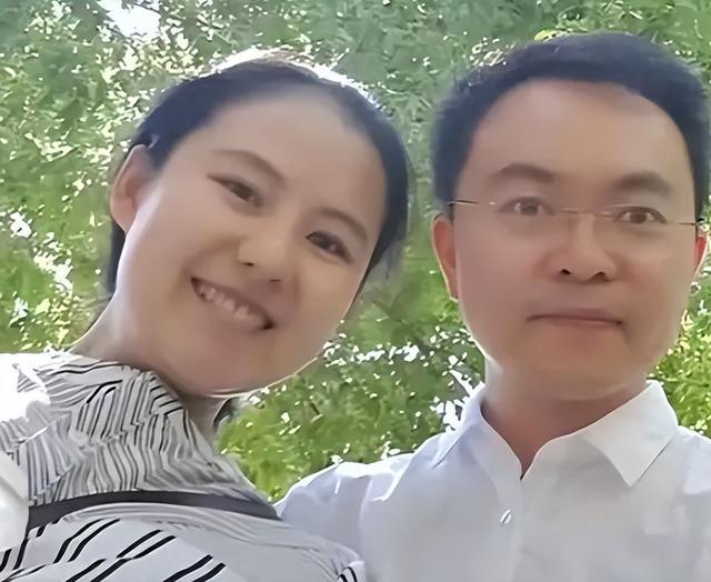 她是北大才女,嫁大11岁京东副总裁,称与蔡磊结婚不图钱