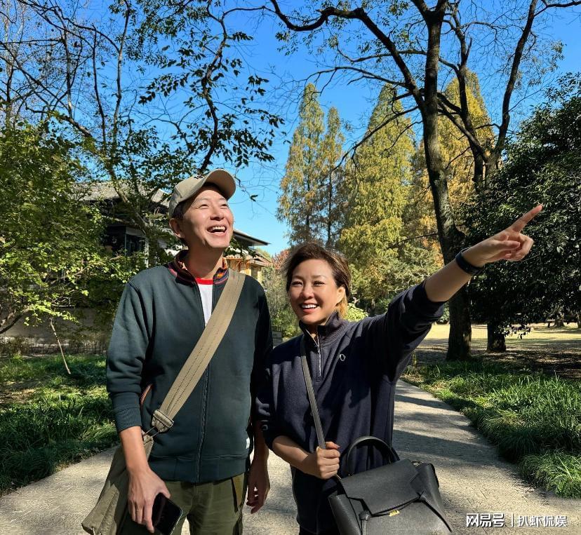 李静为戴军庆生，两人游植物园品美食好惬意，二十年友谊简单纯粹1