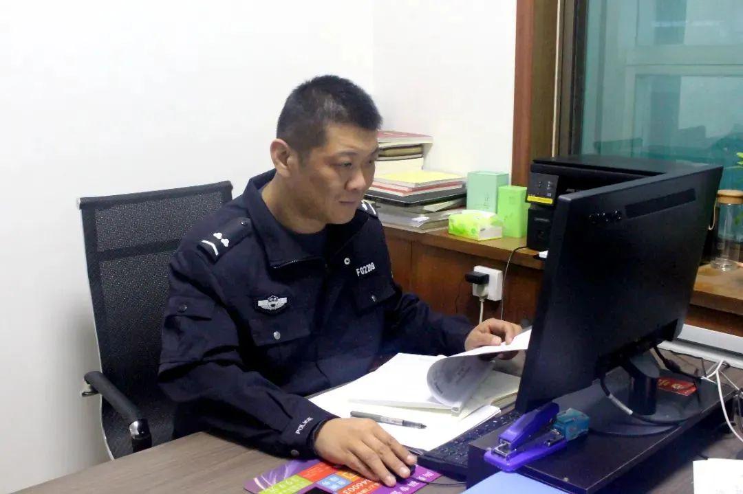 姜波于2001年参加警务辅助工作22年来,他先后经历特巡警,刑警等多个