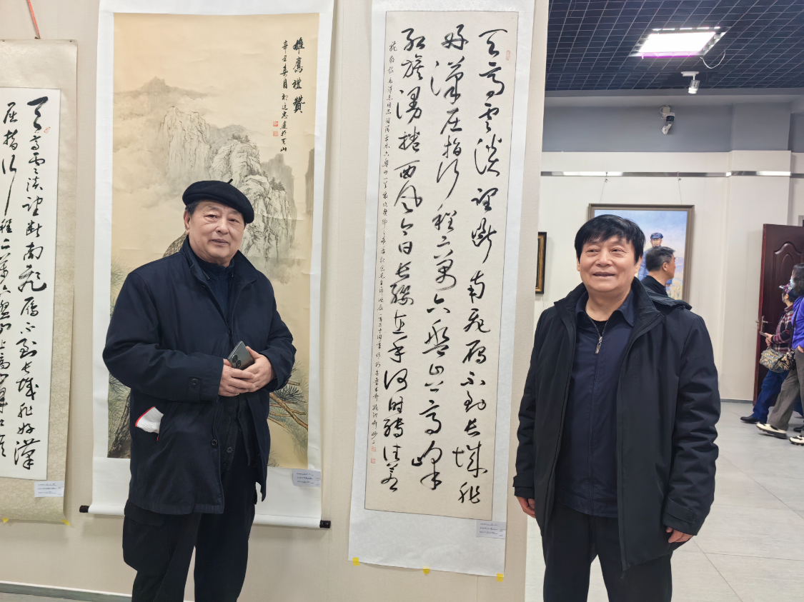 新疆举办纪念毛泽东诞辰130周年书画展(图2)