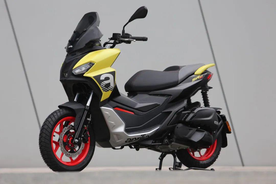 拥抱城市自由—aprilia sr gt 200