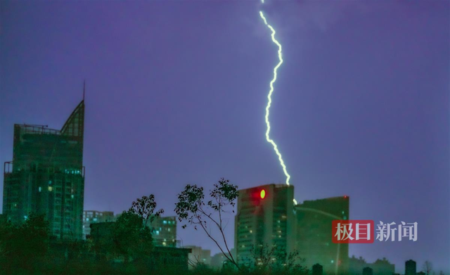 武汉雷暴大风图片