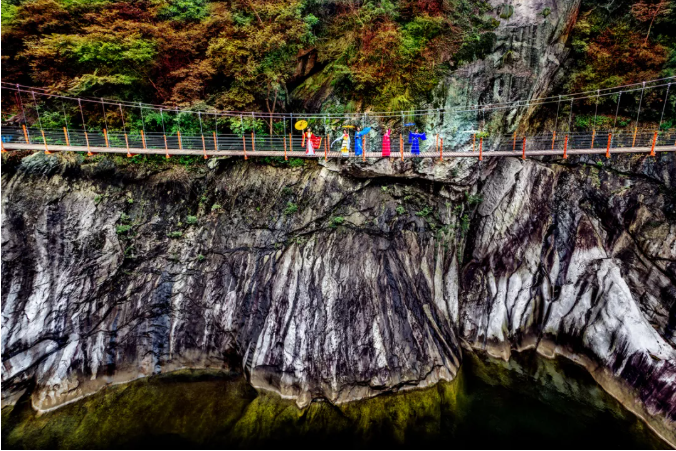 旅游景区,大别山国家地质公园,国家水利风景区)位于安徽省六安市金寨