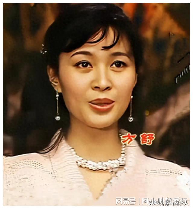 80年代当红女星方舒,二婚嫁给小十岁屠洪刚,如今过得如何