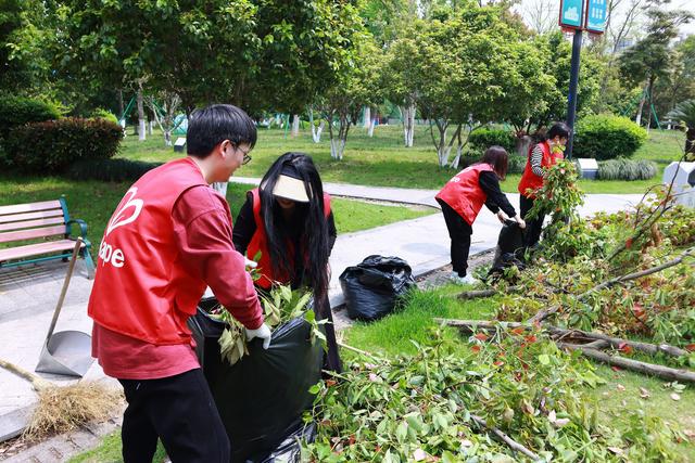 公益活动照片捡垃圾图片