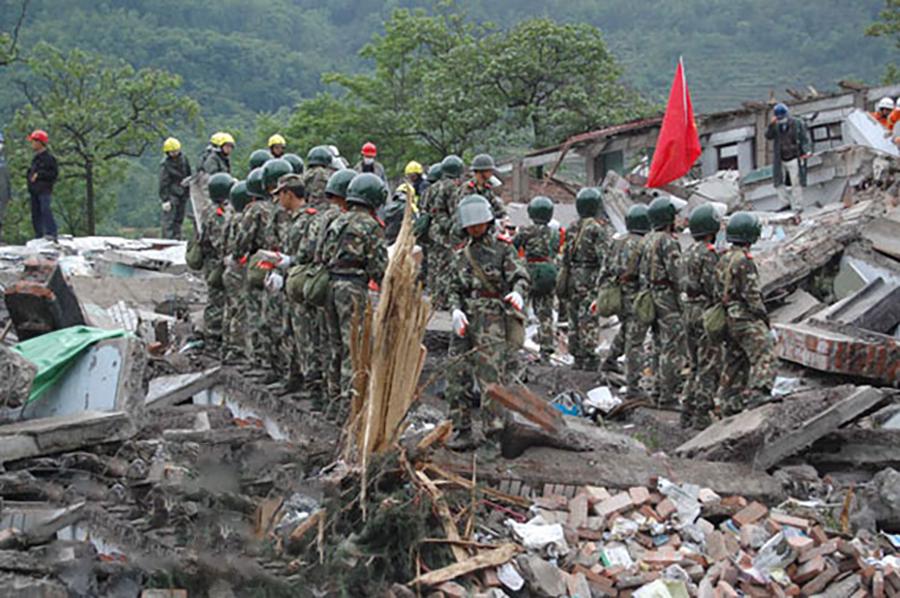 汶川大地震救援行动图片