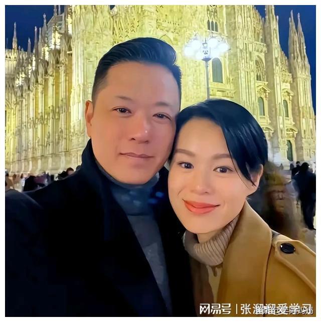 胡杏儿老公穷图片