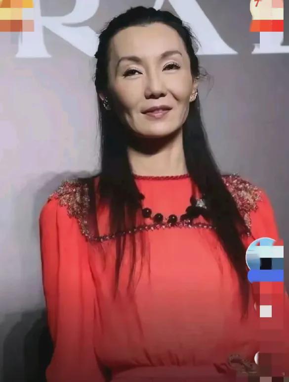 现在嫌她们丑，当年追成狗！这几个没眼看的女明星，当年都是美女-风君娱乐新闻