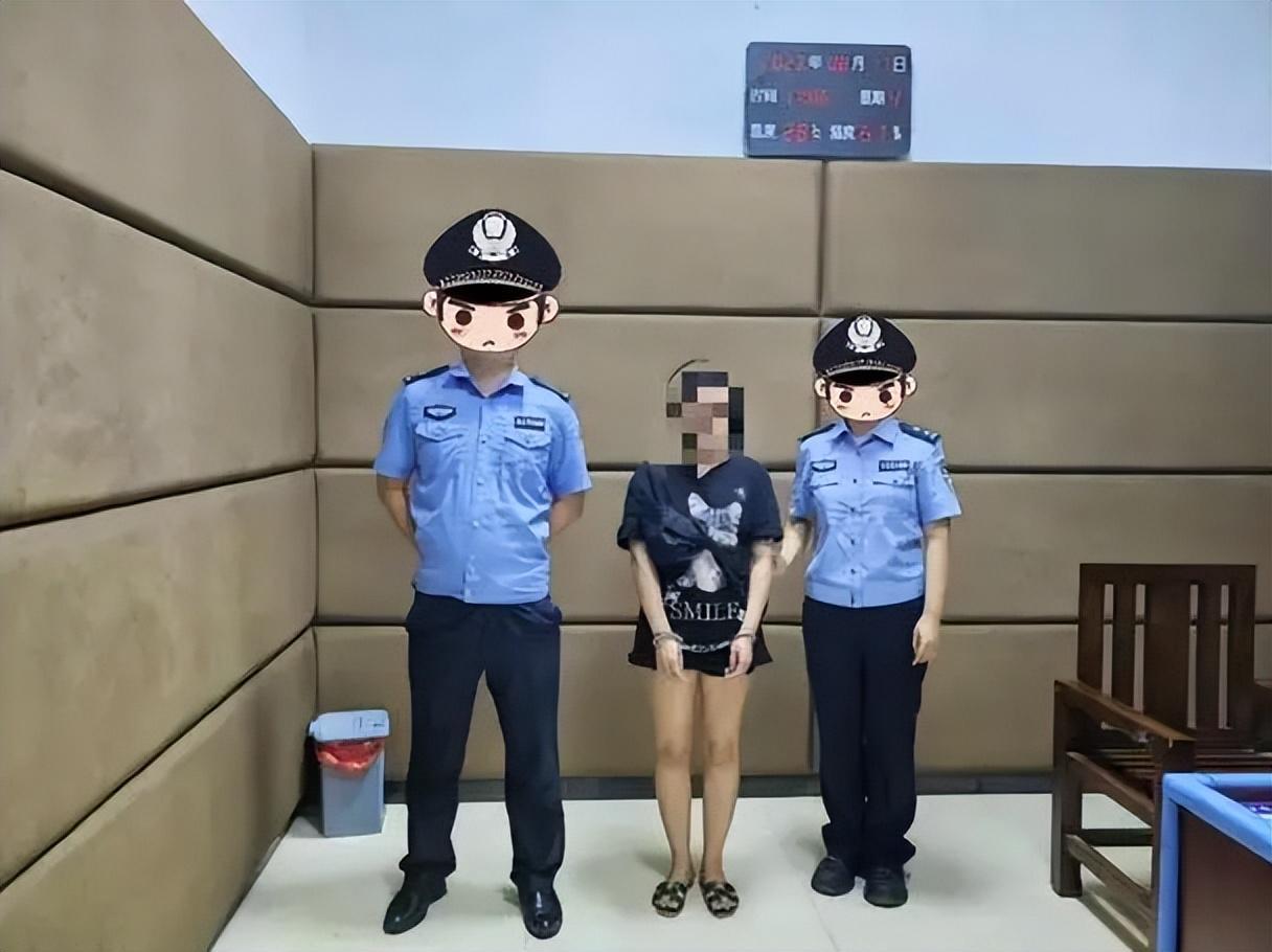 女警押犯人图片