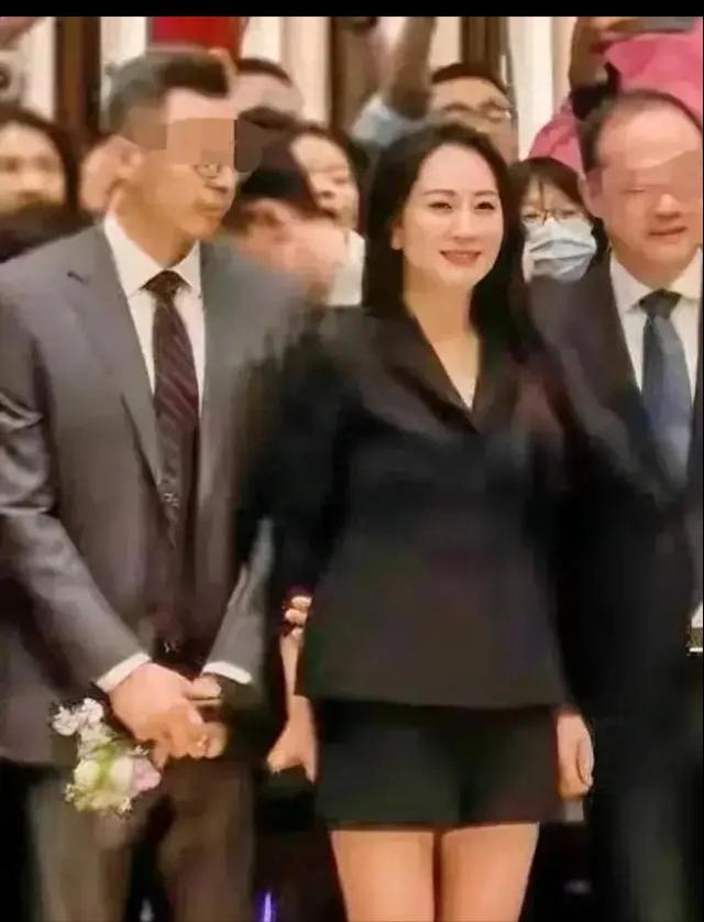 孟晚舟四个孩婚史图片