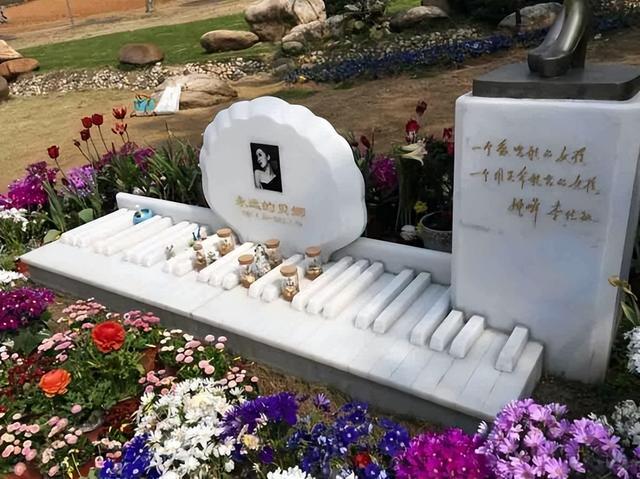 歌手姚贝娜：33岁拒绝化疗病逝，去世9年，墓地为何与李玟挨着