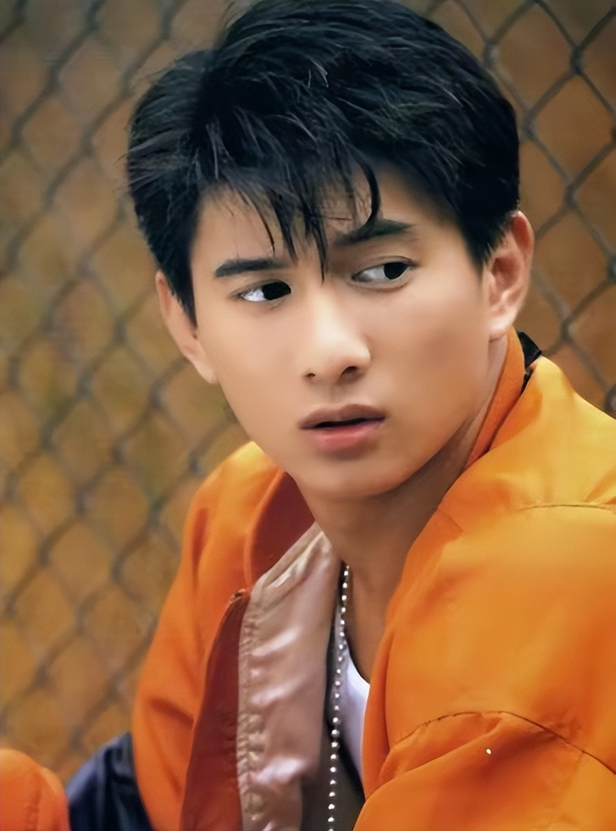 打开网易新闻 查看精彩图片 吴奇隆武戏演的好，文戏也不错。2011年，吴奇