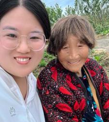 毛奶奶的毛孩子毛毛